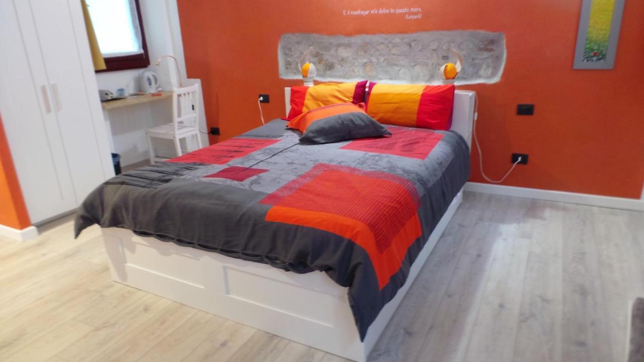 Bed and Breakfast Le Tre Arti Gavirate Exterior foto