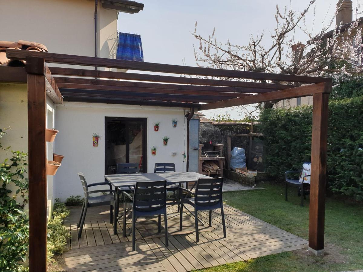 Bed and Breakfast Le Tre Arti Gavirate Exterior foto